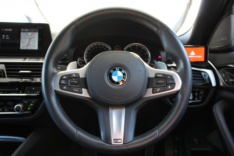 BMW 5シリーズ 530i ｴﾃﾞｨｼｮﾝﾐｯｼｮﾝｲﾝﾎﾟｯｼﾌﾞﾙ 特別仕様車 高出力 ﾅｲﾄﾌﾞﾙｰﾚｻﾞｰ ｱﾀﾞﾌﾟﾃｨﾌﾞｻｽ HUD ﾊｰﾏﾝｶｰﾄﾞﾝ 追従ACC ｽﾃｱﾘﾝｸﾞｻﾎﾟｰﾄ ﾀｯﾁ画面HDDﾅﾋﾞTV LEDﾍｯﾄﾞﾗｲﾄ ｵｰﾄﾊｲﾋﾞｰﾑ 電動ﾄﾗﾝｸ 360度ｶﾒﾗ 全席ﾋｰﾀｰ ﾌﾞﾗｯｸ19AW 2年保証