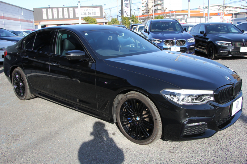 BMW 5シリーズ 530i ｴﾃﾞｨｼｮﾝﾐｯｼｮﾝｲﾝﾎﾟｯｼﾌﾞﾙ 特別仕様車 高出力 ﾅｲﾄﾌﾞﾙｰﾚｻﾞｰ ｱﾀﾞﾌﾟﾃｨﾌﾞｻｽ HUD ﾊｰﾏﾝｶｰﾄﾞﾝ 追従ACC ｽﾃｱﾘﾝｸﾞｻﾎﾟｰﾄ ﾀｯﾁ画面HDDﾅﾋﾞTV LEDﾍｯﾄﾞﾗｲﾄ ｵｰﾄﾊｲﾋﾞｰﾑ 電動ﾄﾗﾝｸ 360度ｶﾒﾗ 全席ﾋｰﾀｰ ﾌﾞﾗｯｸ19AW 2年保証