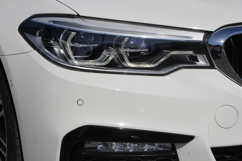 BMW 5シリーズ 530i Mｽﾎﾟｰﾂ ｲﾉﾍﾞｰｼｮﾝ&ｺﾝﾌｫｰﾄP 252馬力 ｻﾝﾙｰﾌ ﾊｰﾏﾝｶｰﾄﾞﾝ ｱｲﾎﾞﾘｰﾚｻﾞｰ ﾏｯｻｰｼﾞ&ｱｸﾃｨﾌﾞﾍﾞﾝﾁﾚｰｼｮﾝ 全席ﾋｰﾀｰ&4ｿﾞｰﾝｴｱｺﾝ ﾃﾞｨｽﾌﾟﾚｲｷｰ&ﾘﾓｰﾄP ｼﾞｪｽﾁｬｰC HUD LEDﾍｯﾄﾞﾗｲﾄ 追従ACC 360度ｶﾒﾗ 2年保証