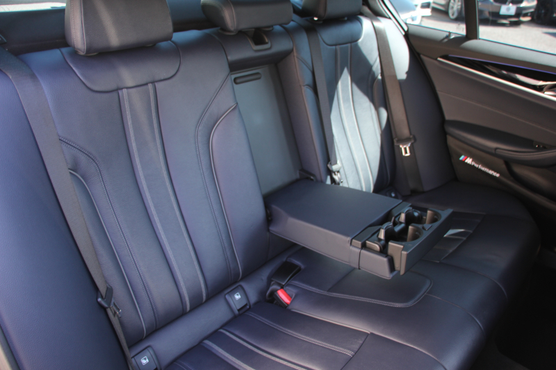 BMW 5シリーズ 530i ｴﾃﾞｨｼｮﾝﾐｯｼｮﾝｲﾝﾎﾟｯｼﾌﾞﾙ 特別仕様車 高出力 ﾅｲﾄﾌﾞﾙｰﾚｻﾞｰ ｱﾀﾞﾌﾟﾃｨﾌﾞｻｽ HUD ﾊｰﾏﾝｶｰﾄﾞﾝ 追従ACC ｽﾃｱﾘﾝｸﾞｻﾎﾟｰﾄ ﾀｯﾁ画面HDDﾅﾋﾞTV LEDﾍｯﾄﾞﾗｲﾄ ｵｰﾄﾊｲﾋﾞｰﾑ 電動ﾄﾗﾝｸ 360度ｶﾒﾗ 全席ﾋｰﾀｰ ﾌﾞﾗｯｸ19AW 2年保証