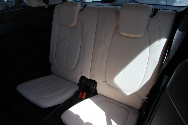 BMW 2シリーズ 218d ｸﾞﾗﾝﾂｱﾗｰ ﾗｸﾞｼﾞｭｱﾘｰ 最終ﾓﾃﾞﾙ 型式変更後3DA-6W20 3列7人乗り 1ｵﾅ ADｱｸﾃｨﾌﾞｾｰﾌﾃｨ&ｺﾝﾌｫｰﾄP 追従ACC HUD ｵｲｽﾀｰﾚｻﾞｰ 電動ﾄﾗﾝｸ LEDﾍｯﾄﾞﾗｲﾄ ﾒﾓﾘｰ付電動ｼｰﾄ ﾀｯﾁ画面HDDﾅﾋﾞﾊﾟｰｷﾝｸﾞｱｼｽﾄ 2年保証