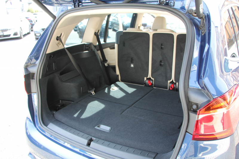 BMW 2シリーズ 218d ｸﾞﾗﾝﾂｱﾗｰ ﾗｸﾞｼﾞｭｱﾘｰ 最終ﾓﾃﾞﾙ 型式変更後3DA-6W20 3列7人乗り 1ｵﾅ ADｱｸﾃｨﾌﾞｾｰﾌﾃｨ&ｺﾝﾌｫｰﾄP 追従ACC HUD ｵｲｽﾀｰﾚｻﾞｰ 電動ﾄﾗﾝｸ LEDﾍｯﾄﾞﾗｲﾄ ﾒﾓﾘｰ付電動ｼｰﾄ ﾀｯﾁ画面HDDﾅﾋﾞﾊﾟｰｷﾝｸﾞｱｼｽﾄ 2年保証