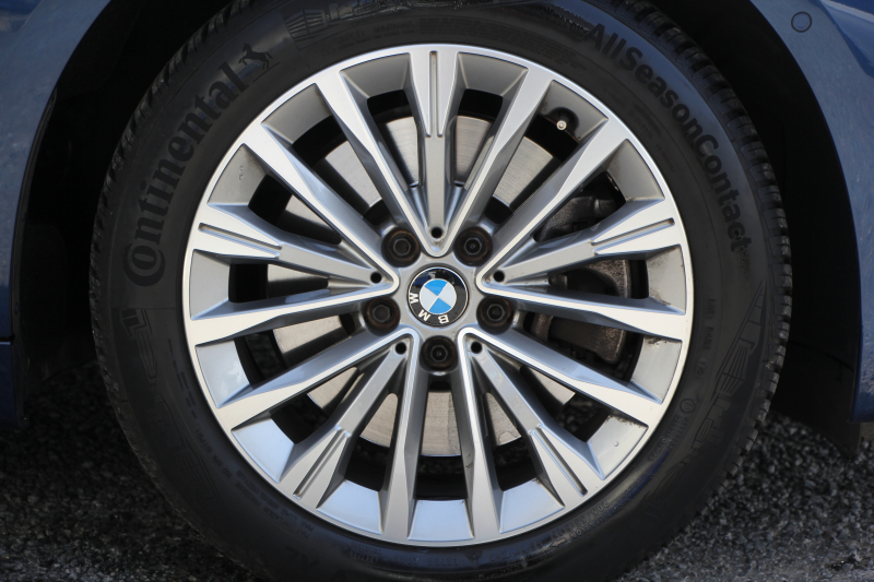 BMW 2シリーズ 218d ｸﾞﾗﾝﾂｱﾗｰ ﾗｸﾞｼﾞｭｱﾘｰ 最終ﾓﾃﾞﾙ 型式変更後3DA-6W20 3列7人乗り 1ｵﾅ ADｱｸﾃｨﾌﾞｾｰﾌﾃｨ&ｺﾝﾌｫｰﾄP 追従ACC HUD ｵｲｽﾀｰﾚｻﾞｰ 電動ﾄﾗﾝｸ LEDﾍｯﾄﾞﾗｲﾄ ﾒﾓﾘｰ付電動ｼｰﾄ ﾀｯﾁ画面HDDﾅﾋﾞﾊﾟｰｷﾝｸﾞｱｼｽﾄ 2年保証