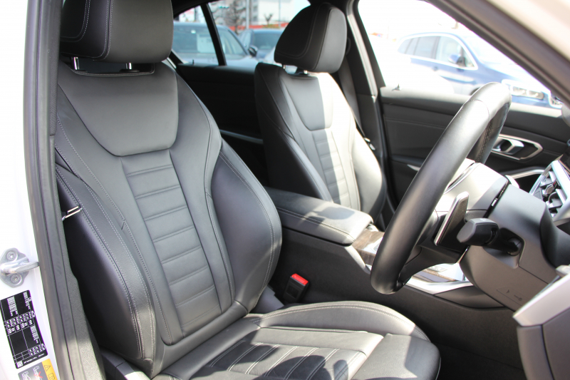 BMW 3シリーズ 330e Mｽﾎﾟｰﾂ ﾊｲﾗｲﾝ&ｲﾉﾍﾞｰｼｮﾝP PHEV ﾋｰﾀｰ黒革 真珠色 ﾚｰｻﾞｰLEDﾗｲﾄ ｼﾞｪｽﾁｬｰC ｵﾌﾟｼｮﾝ19AW Mspﾌﾞﾚｰｷ 360度ｶﾒﾗ HUD ﾌﾙｾｸﾞTV 追従ACC ｽﾃｱﾘﾝｸﾞｻﾎﾟｰﾄ Applecarplay ﾗﾝﾊﾞｰｻﾎﾟｰﾄ 2年保証