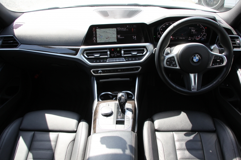 BMW 3シリーズ 330e Mｽﾎﾟｰﾂ ﾊｲﾗｲﾝ&ｲﾉﾍﾞｰｼｮﾝP PHEV ﾋｰﾀｰ黒革 真珠色 ﾚｰｻﾞｰLEDﾗｲﾄ ｼﾞｪｽﾁｬｰC ｵﾌﾟｼｮﾝ19AW Mspﾌﾞﾚｰｷ 360度ｶﾒﾗ HUD ﾌﾙｾｸﾞTV 追従ACC ｽﾃｱﾘﾝｸﾞｻﾎﾟｰﾄ Applecarplay ﾗﾝﾊﾞｰｻﾎﾟｰﾄ 2年保証