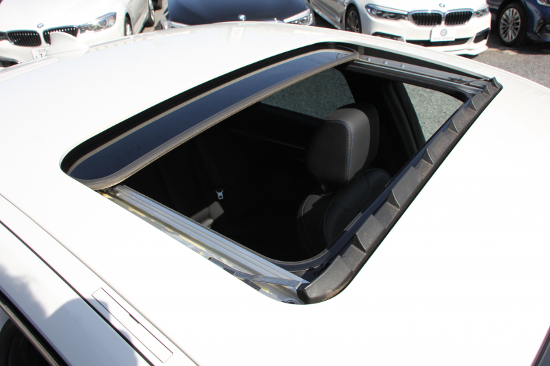 BMW 3シリーズ 320d Mｽﾎﾟｰﾂ 最終ﾓﾃﾞﾙ 8C新ｴﾝｼﾞﾝ ｻﾝﾙｰﾌ ﾋｰﾀｰ黒革 液晶ﾒｰﾀｰ 追従ACC LEDﾍｯﾄﾞﾗｲﾄ&ﾃｰﾙ ﾀｯﾁ画面対応HDDﾅﾋﾞBluetooth接続 Mﾊﾟﾌｫｰﾏﾝｽｽﾎﾟｲﾗｰ ﾚｰﾝﾁｪﾝｼﾞ警告 衝突軽減ﾌﾞﾚｰｷ 車線逸脱警告 歩行者警告 2年保証