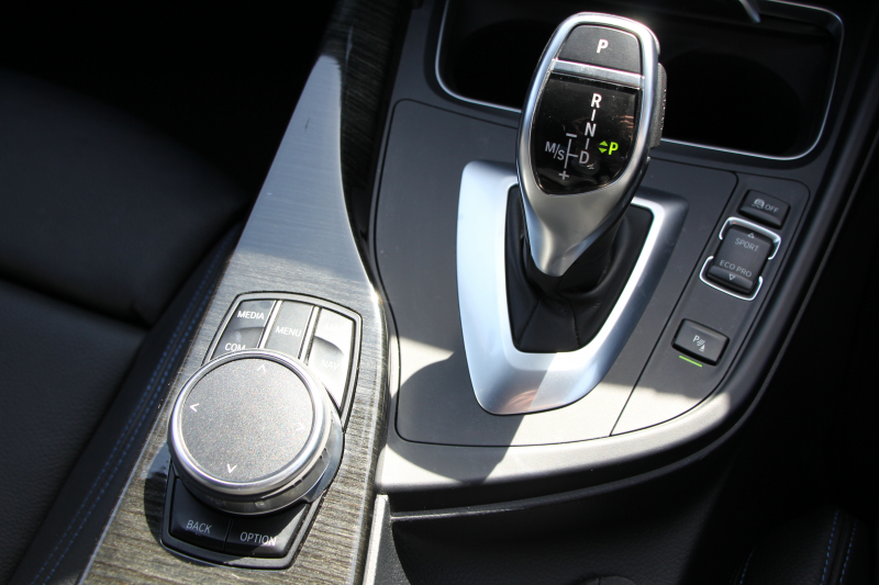 BMW 3シリーズ 320d Mｽﾎﾟｰﾂ 最終ﾓﾃﾞﾙ 8C新ｴﾝｼﾞﾝ ｻﾝﾙｰﾌ ﾋｰﾀｰ黒革 液晶ﾒｰﾀｰ 追従ACC LEDﾍｯﾄﾞﾗｲﾄ&ﾃｰﾙ ﾀｯﾁ画面対応HDDﾅﾋﾞBluetooth接続 Mﾊﾟﾌｫｰﾏﾝｽｽﾎﾟｲﾗｰ ﾚｰﾝﾁｪﾝｼﾞ警告 衝突軽減ﾌﾞﾚｰｷ 車線逸脱警告 歩行者警告 2年保証