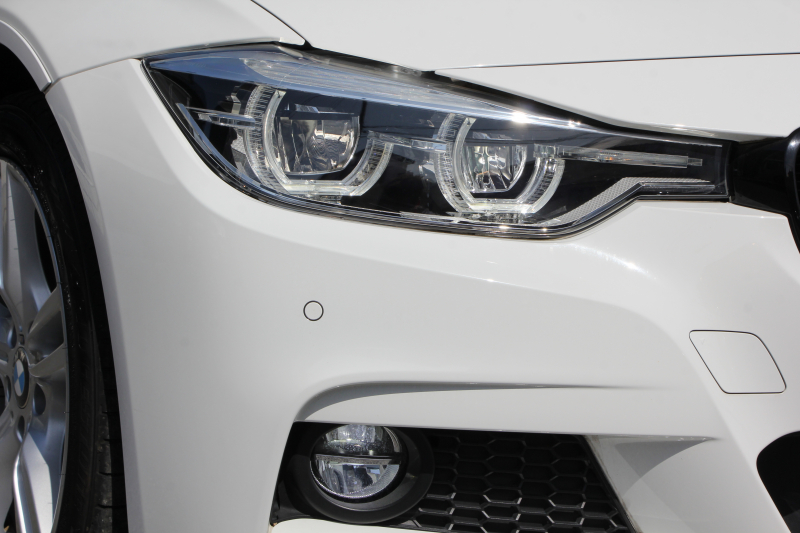 BMW 3シリーズ 320d Mｽﾎﾟｰﾂ 最終ﾓﾃﾞﾙ 8C新ｴﾝｼﾞﾝ ｻﾝﾙｰﾌ ﾋｰﾀｰ黒革 液晶ﾒｰﾀｰ 追従ACC LEDﾍｯﾄﾞﾗｲﾄ&ﾃｰﾙ ﾀｯﾁ画面対応HDDﾅﾋﾞBluetooth接続 Mﾊﾟﾌｫｰﾏﾝｽｽﾎﾟｲﾗｰ ﾚｰﾝﾁｪﾝｼﾞ警告 衝突軽減ﾌﾞﾚｰｷ 車線逸脱警告 歩行者警告 2年保証