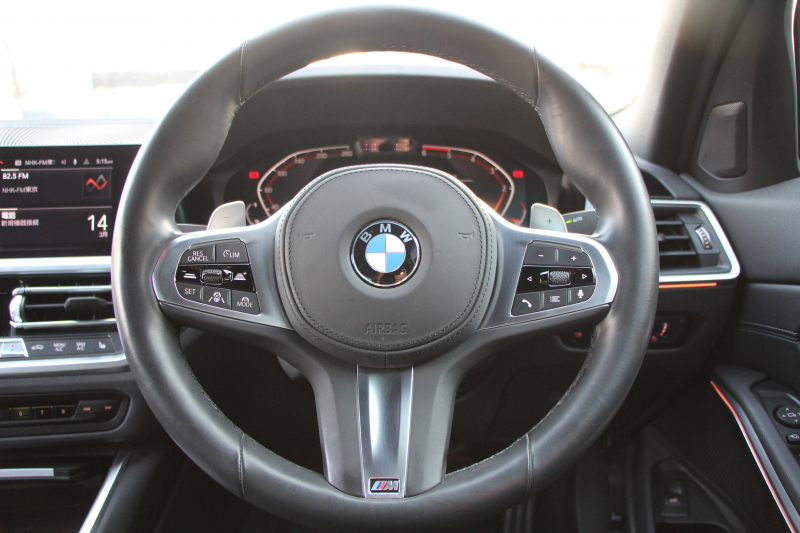 BMW 3シリーズ 320d Xdrive Mｽﾎﾟｰﾂ ﾊｲﾗｲﾝ ｺﾝﾌｫｰﾄP 4WD 真珠色 ﾋｰﾀｰ黒革 Pｱｼｽﾄﾌﾟﾗｽ 360度ｶﾒﾗ 電動ﾄﾗﾝｸ BMWﾗｲﾌﾞｺｯｸﾋﾟｯﾄﾞﾀｯﾁ画面ﾅﾋﾞApplecarplay対応 ﾜｲﾔﾚｽ充電 LEDﾍｯﾄﾞﾗｲﾄ ｵｰﾄﾊｲﾋﾞｰﾑ 追従ACC ｽﾃｱﾘﾝｸﾞｻﾎﾟｰﾄ ﾚｰﾝﾁｪﾝｼﾞ警告 2年保証