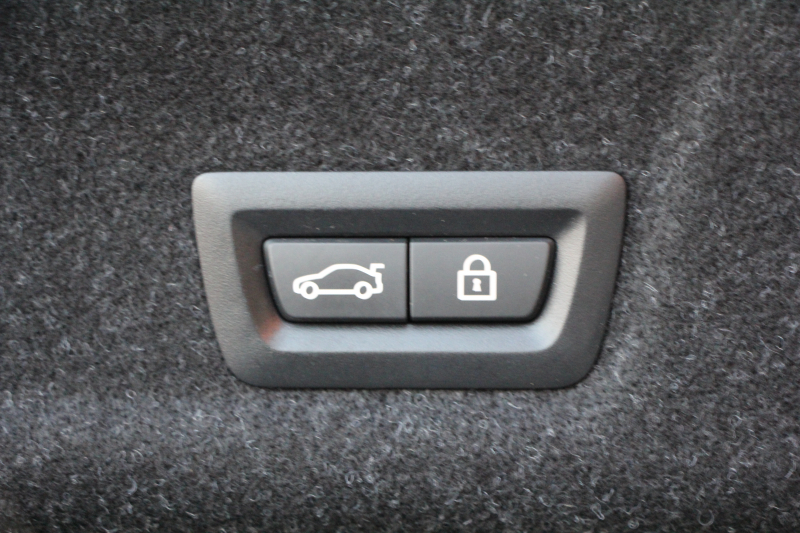 BMW 3シリーズ 320d Xdrive Mｽﾎﾟｰﾂ ﾊｲﾗｲﾝ ｺﾝﾌｫｰﾄP 4WD 真珠色 ﾋｰﾀｰ黒革 Pｱｼｽﾄﾌﾟﾗｽ 360度ｶﾒﾗ 電動ﾄﾗﾝｸ BMWﾗｲﾌﾞｺｯｸﾋﾟｯﾄﾞﾀｯﾁ画面ﾅﾋﾞApplecarplay対応 ﾜｲﾔﾚｽ充電 LEDﾍｯﾄﾞﾗｲﾄ ｵｰﾄﾊｲﾋﾞｰﾑ 追従ACC ｽﾃｱﾘﾝｸﾞｻﾎﾟｰﾄ ﾚｰﾝﾁｪﾝｼﾞ警告 2年保証