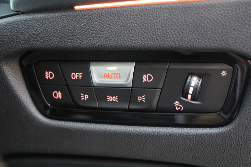 BMW 3シリーズ 320d Xdrive Mｽﾎﾟｰﾂ ﾊｲﾗｲﾝ ｺﾝﾌｫｰﾄP 4WD 真珠色 ﾋｰﾀｰ黒革 Pｱｼｽﾄﾌﾟﾗｽ 360度ｶﾒﾗ 電動ﾄﾗﾝｸ BMWﾗｲﾌﾞｺｯｸﾋﾟｯﾄﾞﾀｯﾁ画面ﾅﾋﾞApplecarplay対応 ﾜｲﾔﾚｽ充電 LEDﾍｯﾄﾞﾗｲﾄ ｵｰﾄﾊｲﾋﾞｰﾑ 追従ACC ｽﾃｱﾘﾝｸﾞｻﾎﾟｰﾄ ﾚｰﾝﾁｪﾝｼﾞ警告 2年保証