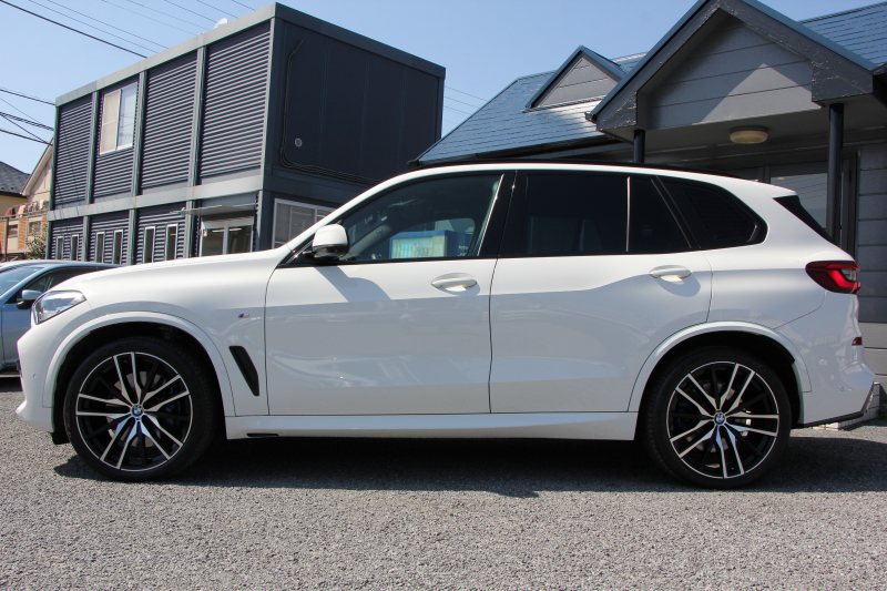 BMW X5 Xdrive35d Mｽﾎﾟｰﾂ ﾄﾞﾗｲﾋﾞﾝｸﾞﾀﾞｲﾅﾐｸｽP ｺﾝﾌｫｰﾄP 3列7人乗り 2列目電動ｼｰﾄ ｴｱｻｽ ﾊﾟﾉﾗﾏｻﾝR ｺﾆｬｯｸﾚｻﾞｰ ｺﾝﾌｫｰﾄｼｰﾄ ﾏｯｻｰｼﾞ&ﾍﾞﾝﾁﾚｰｼｮﾝ ｸﾗﾌﾃｯﾄﾞｸﾘｽﾀﾙﾌｨﾆｯｼｭ OP22AW LEDﾍｯﾄﾞﾗｲﾄ 360度ｶﾒﾗ 電動ﾄﾗﾝｸ 追ACC HUD2年保証