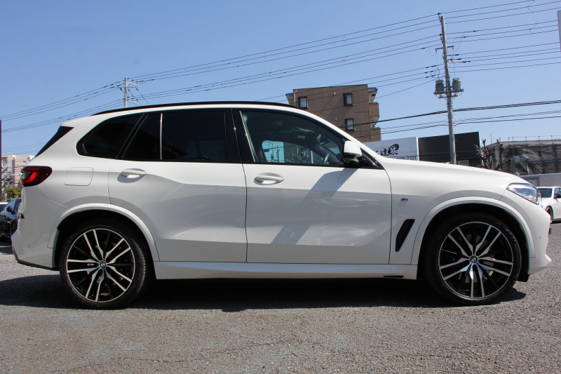 BMW X5 Xdrive35d Mｽﾎﾟｰﾂ ﾄﾞﾗｲﾋﾞﾝｸﾞﾀﾞｲﾅﾐｸｽP ｺﾝﾌｫｰﾄP 3列7人乗り 2列目電動ｼｰﾄ ｴｱｻｽ ﾊﾟﾉﾗﾏｻﾝR ｺﾆｬｯｸﾚｻﾞｰ ｺﾝﾌｫｰﾄｼｰﾄ ﾏｯｻｰｼﾞ&ﾍﾞﾝﾁﾚｰｼｮﾝ ｸﾗﾌﾃｯﾄﾞｸﾘｽﾀﾙﾌｨﾆｯｼｭ OP22AW LEDﾍｯﾄﾞﾗｲﾄ 360度ｶﾒﾗ 電動ﾄﾗﾝｸ 追ACC HUD2年保証