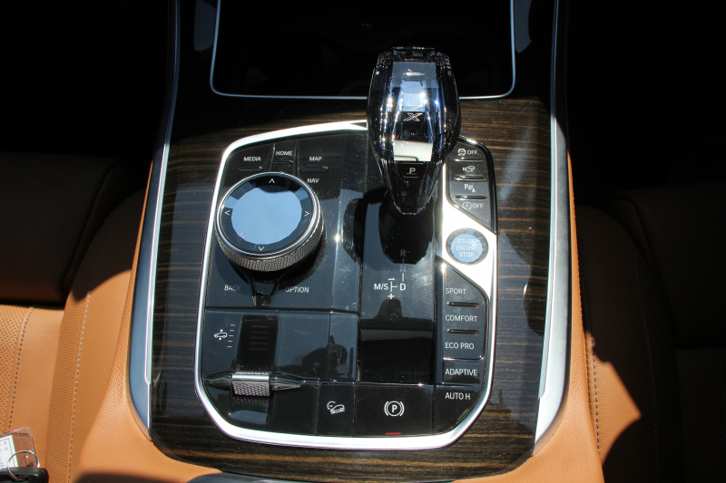 BMW X5 Xdrive35d Mｽﾎﾟｰﾂ ﾄﾞﾗｲﾋﾞﾝｸﾞﾀﾞｲﾅﾐｸｽP ｺﾝﾌｫｰﾄP 3列7人乗り 2列目電動ｼｰﾄ ｴｱｻｽ ﾊﾟﾉﾗﾏｻﾝR ｺﾆｬｯｸﾚｻﾞｰ ｺﾝﾌｫｰﾄｼｰﾄ ﾏｯｻｰｼﾞ&ﾍﾞﾝﾁﾚｰｼｮﾝ ｸﾗﾌﾃｯﾄﾞｸﾘｽﾀﾙﾌｨﾆｯｼｭ OP22AW LEDﾍｯﾄﾞﾗｲﾄ 360度ｶﾒﾗ 電動ﾄﾗﾝｸ 追ACC HUD2年保証