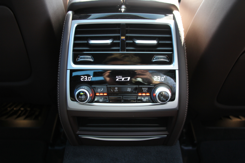 BMW 7シリーズ 740i Mｽﾎﾟｰﾂ ｲﾉﾍﾞｰｼｮﾝP 後期☆期間限定掲載 特選車☆ｻﾝﾙｰﾌ ﾚｰｻﾞｰﾗｲﾄ ﾓｶﾅｯﾊﾟﾚｻﾞｰ 全席ﾋｰﾀｰ&ﾍﾞﾝﾁﾚｰｼｮﾝ ｿﾌﾄｸﾛｰｽﾞﾄﾞｱ BMW ﾗｲﾌﾞｺｯｸﾋﾟｯﾄﾞApplecarplay 追従ACC ｽﾃｱﾘﾝｸﾞｻﾎﾟｰﾄ HUD ﾊｰﾏﾝｶｰﾄﾞﾝｻﾗｳﾝﾄﾞ真珠色 2年保証