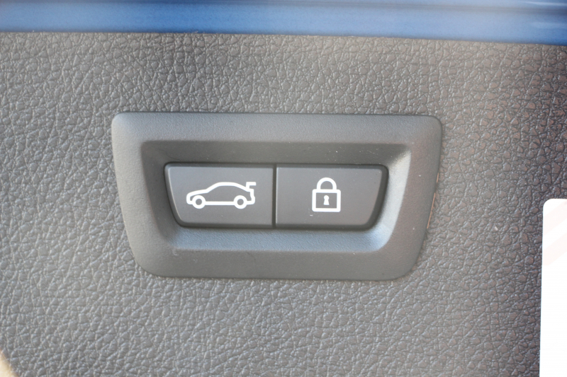 BMW 3シリーズ 320i ﾂｰﾘﾝｸﾞMｽﾎﾟｰﾂ 後期 8A新ｴﾝｼﾞﾝ ﾊﾟﾉﾗﾏｻﾝﾙｰﾌ LEDﾍｯﾄﾞﾗｲﾄ &ﾃｰﾙ 追従ACC ﾚｰﾝﾁｪﾝｼﾞ警告 衝突軽減ﾌﾞﾚｰｷ 車線逸脱警告 Bｶﾒﾗ ﾀｯﾁﾊﾟｯﾄﾞ対応iﾄﾞﾗｲﾌﾞHDDﾅﾋﾞBluetooth接続 電動ﾄﾗﾝｸ 2年保証