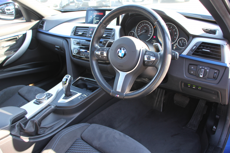 BMW 3シリーズ 320i ﾂｰﾘﾝｸﾞMｽﾎﾟｰﾂ 後期 8A新ｴﾝｼﾞﾝ ﾊﾟﾉﾗﾏｻﾝﾙｰﾌ LEDﾍｯﾄﾞﾗｲﾄ &ﾃｰﾙ 追従ACC ﾚｰﾝﾁｪﾝｼﾞ警告 衝突軽減ﾌﾞﾚｰｷ 車線逸脱警告 Bｶﾒﾗ ﾀｯﾁﾊﾟｯﾄﾞ対応iﾄﾞﾗｲﾌﾞHDDﾅﾋﾞBluetooth接続 電動ﾄﾗﾝｸ 2年保証