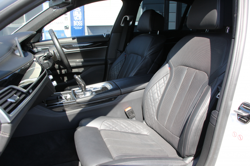 BMW 7シリーズ 740i Mｽﾎﾟｰﾂ 後期ﾓﾃﾞﾙ ☆2/1迄期間限定掲載 特選車☆3Ddesignｴｱﾛ ｻﾝﾙｰﾌ 全ﾋｰﾀｰ黒革 ﾍﾞﾝﾁﾚｰｼｮﾝ ｺﾝﾌｫｰﾄｼｰﾄ ﾚｰｻﾞｰﾗｲﾄ ﾊｰﾏﾝｶｰﾄﾞﾝ 全ﾄﾞｱｿﾌﾄｸﾛｰｽﾞﾗｲﾌﾞｺｯｸﾋﾟｯﾄ ｶｰﾌﾟﾚｲ 360度ｶﾒﾗ 追ACC HUD 2年保証