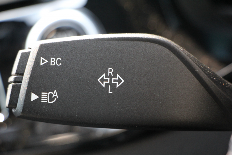 BMW 5シリーズ 523d ﾗｸﾞｼﾞｭｱﾘｰ ﾃﾞﾋﾞｭｰP 真珠色 全席ﾋｰﾀｰ黒革 HUD ｿﾌﾄｸﾛｰｽﾞﾄﾞｱ ｼﾞｪｽﾁｬｰC 追従ACC ｽﾃｱﾘﾝｸﾞｻﾎﾟｰﾄ LEDﾍｯﾄﾞﾗｲﾄ ｵｰﾄﾊｲﾋﾞｰﾑ ﾀｯﾁ画面HDDﾅﾋﾞTV 360度ｶﾒﾗ 電動ﾄﾗﾝｸ ｽﾏｰﾄｷｰ ｱﾝﾋﾞｴﾝﾄﾗｲﾄ ｸﾛｰﾑﾗｲﾝｴｸｽﾃﾘｱ 2年保証