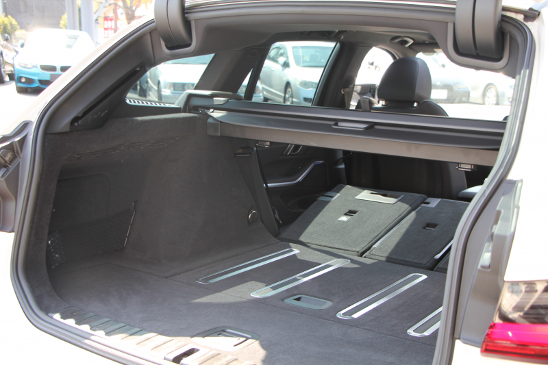 BMW 3シリーズ 320d Xdrive ﾂｰﾘﾝｸﾞMｽﾎﾟｰﾂ ﾊｲﾗｲﾝ&ｺﾝﾌｫｰﾄP 4WD ﾊﾟﾉﾗﾏｻﾝﾙｰﾌ ﾋｰﾀｰ黒革 ﾗﾝﾊﾞｰｻﾎﾟｰﾄ LEDﾍｯﾄﾞﾗｲﾄ ｵｰﾄﾊｲﾋﾞｰﾑ LCI用Mﾊﾟﾌｫｰﾏﾝｽ19AW  Applecarplay BMWﾗｲﾌﾞｺｯｸﾋﾟｯﾄﾞ電動ﾄﾗﾝｸ 追従ACC ｽﾃｱﾘﾝｸﾞｻﾎﾟｰﾄ 2年保証