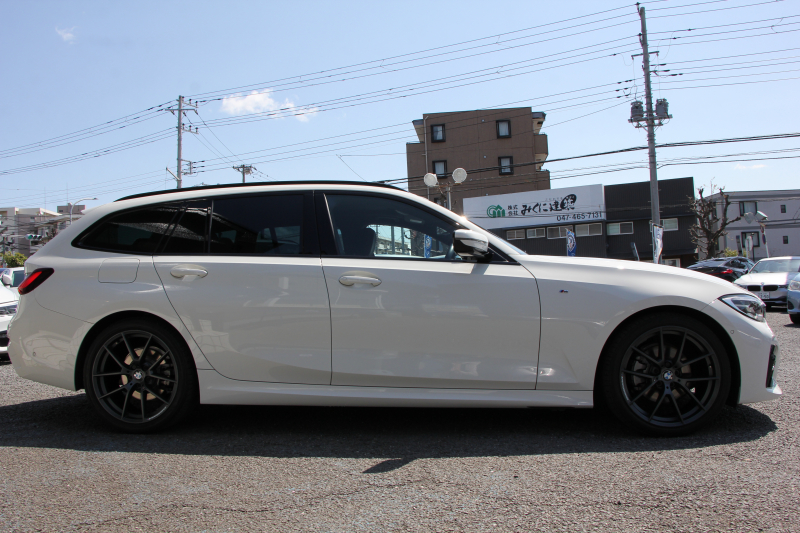 BMW 3シリーズ 320d Xdrive ﾂｰﾘﾝｸﾞMｽﾎﾟｰﾂ ﾊｲﾗｲﾝ&ｺﾝﾌｫｰﾄP 4WD ﾊﾟﾉﾗﾏｻﾝﾙｰﾌ ﾋｰﾀｰ黒革 ﾗﾝﾊﾞｰｻﾎﾟｰﾄ LEDﾍｯﾄﾞﾗｲﾄ ｵｰﾄﾊｲﾋﾞｰﾑ LCI用Mﾊﾟﾌｫｰﾏﾝｽ19AW  Applecarplay BMWﾗｲﾌﾞｺｯｸﾋﾟｯﾄﾞ電動ﾄﾗﾝｸ 追従ACC ｽﾃｱﾘﾝｸﾞｻﾎﾟｰﾄ 2年保証