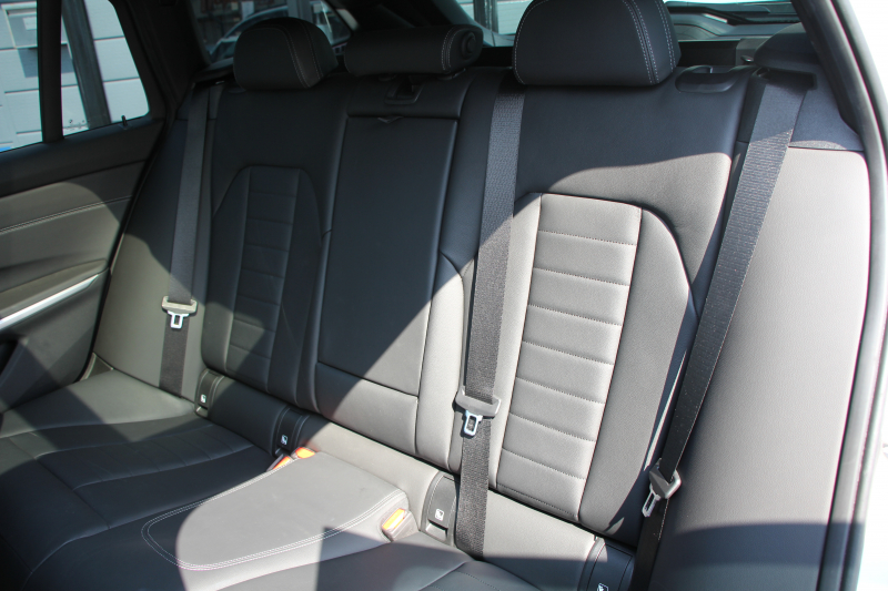 BMW 3シリーズ 320d Xdrive ﾂｰﾘﾝｸﾞMｽﾎﾟｰﾂ ﾊｲﾗｲﾝ&ｺﾝﾌｫｰﾄP 4WD ﾊﾟﾉﾗﾏｻﾝﾙｰﾌ ﾋｰﾀｰ黒革 ﾗﾝﾊﾞｰｻﾎﾟｰﾄ LEDﾍｯﾄﾞﾗｲﾄ ｵｰﾄﾊｲﾋﾞｰﾑ LCI用Mﾊﾟﾌｫｰﾏﾝｽ19AW  Applecarplay BMWﾗｲﾌﾞｺｯｸﾋﾟｯﾄﾞ電動ﾄﾗﾝｸ 追従ACC ｽﾃｱﾘﾝｸﾞｻﾎﾟｰﾄ 2年保証