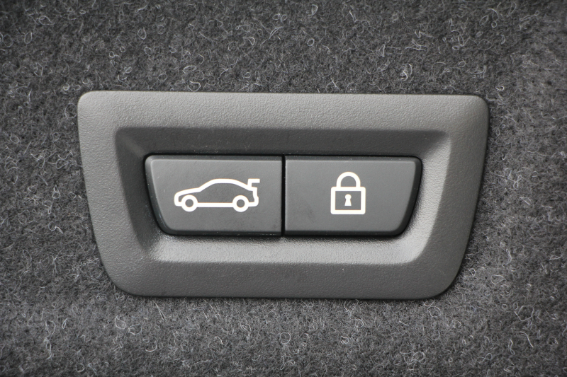 BMW 3シリーズ 320d Xdrive Mｽﾎﾟｰﾂ ﾊｲﾗｲﾝ ｺﾝﾌｫｰﾄP 4WD ﾋｰﾀｰ黒革 LEDﾍｯﾄﾞﾗｲﾄ ｵｰﾄﾊｲﾋﾞｰﾑ 追従ACC ｽﾃｱﾘﾝｸﾞｻﾎﾟｰﾄ ﾌﾙｾｸﾞTV Applecarplay対応 360度ｶﾒﾗ Pｱｼｽﾄ ﾀｯﾁ画面HDDﾅﾋﾞ電動ﾄﾗﾝｸ 3Ddesignｻｽ&ﾄﾗﾝｸｽﾎﾟｲﾗｰ ﾗﾝﾊﾞｰｻﾎﾟｰﾄ 2年保証