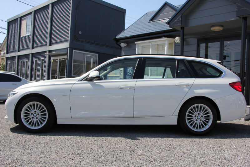 BMW 3シリーズ 320i ﾂｰﾘﾝｸﾞﾗｸﾞｼﾞｭｱﾘｰ LCI後期 新ｴﾝｼﾞﾝ ﾊﾟﾉﾗﾏｻﾝR ﾋｰﾀｰ黒革 LEDﾍｯﾄﾞﾗｲﾄ&ﾃｰﾙ TOPﾋﾞｭｰ&ｻｲﾄﾞﾋﾞｭｰｶﾒﾗ Pｱｼｽﾄ 追従ACC ﾚｰﾝC警告 衝突軽減ﾌﾞﾚｰｷ 車線逸脱&歩行者 警告ﾀｯﾁﾊﾟｯﾄﾞ対応HDDﾅﾋﾞBluetooth接続 Bｶﾒﾗ ｽﾏｰﾄｷｰ 電動ﾄﾗﾝｸ 2年保証