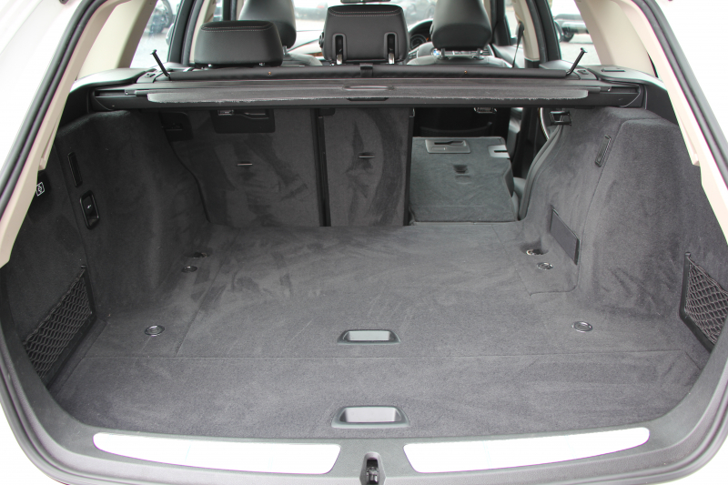 BMW 3シリーズ 320i ﾂｰﾘﾝｸﾞﾗｸﾞｼﾞｭｱﾘｰ LCI後期 新ｴﾝｼﾞﾝ ﾊﾟﾉﾗﾏｻﾝR ﾋｰﾀｰ黒革 LEDﾍｯﾄﾞﾗｲﾄ&ﾃｰﾙ TOPﾋﾞｭｰ&ｻｲﾄﾞﾋﾞｭｰｶﾒﾗ Pｱｼｽﾄ 追従ACC ﾚｰﾝC警告 衝突軽減ﾌﾞﾚｰｷ 車線逸脱&歩行者 警告ﾀｯﾁﾊﾟｯﾄﾞ対応HDDﾅﾋﾞBluetooth接続 Bｶﾒﾗ ｽﾏｰﾄｷｰ 電動ﾄﾗﾝｸ 2年保証