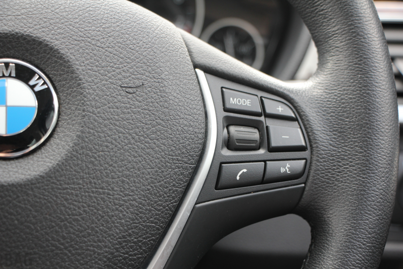 BMW 3シリーズ 320i ﾂｰﾘﾝｸﾞﾗｸﾞｼﾞｭｱﾘｰ LCI後期 新ｴﾝｼﾞﾝ ﾊﾟﾉﾗﾏｻﾝR ﾋｰﾀｰ黒革 LEDﾍｯﾄﾞﾗｲﾄ&ﾃｰﾙ TOPﾋﾞｭｰ&ｻｲﾄﾞﾋﾞｭｰｶﾒﾗ Pｱｼｽﾄ 追従ACC ﾚｰﾝC警告 衝突軽減ﾌﾞﾚｰｷ 車線逸脱&歩行者 警告ﾀｯﾁﾊﾟｯﾄﾞ対応HDDﾅﾋﾞBluetooth接続 Bｶﾒﾗ ｽﾏｰﾄｷｰ 電動ﾄﾗﾝｸ 2年保証