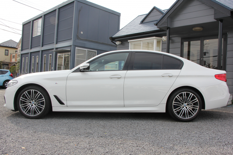 BMW 5シリーズ 530i Mｽﾎﾟｰﾂ ﾃﾞﾋﾞｭｰP 1ｵ-ﾅ 252馬力 全席ﾋｰﾀｰ黒革 HUD ｼﾞｪｽﾁｬｰC ｿﾌﾄｸﾛｰｽﾞﾄﾞｱ 追従ACC ｽﾃｱﾘﾝｸﾞｻﾎﾟｰﾄ LEDﾍｯﾄﾞﾗｲﾄ ﾊｲﾋﾞｰﾑｱｼｽﾄ ﾀｯﾁ画面HDDﾅﾋﾞTV 360度ｶﾒﾗ Pｱｼｽﾄﾌﾟﾗｽ 電動ﾄﾗﾝｸ 2年保証