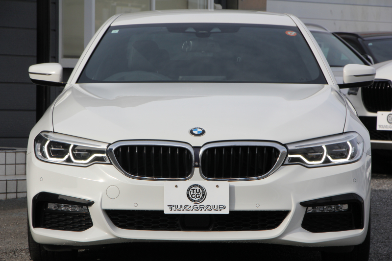 BMW 5シリーズ 530i Mｽﾎﾟｰﾂ ﾃﾞﾋﾞｭｰP 1ｵ-ﾅ 252馬力 全席ﾋｰﾀｰ黒革 HUD ｼﾞｪｽﾁｬｰC ｿﾌﾄｸﾛｰｽﾞﾄﾞｱ 追従ACC ｽﾃｱﾘﾝｸﾞｻﾎﾟｰﾄ LEDﾍｯﾄﾞﾗｲﾄ ﾊｲﾋﾞｰﾑｱｼｽﾄ ﾀｯﾁ画面HDDﾅﾋﾞTV 360度ｶﾒﾗ Pｱｼｽﾄﾌﾟﾗｽ 電動ﾄﾗﾝｸ 2年保証