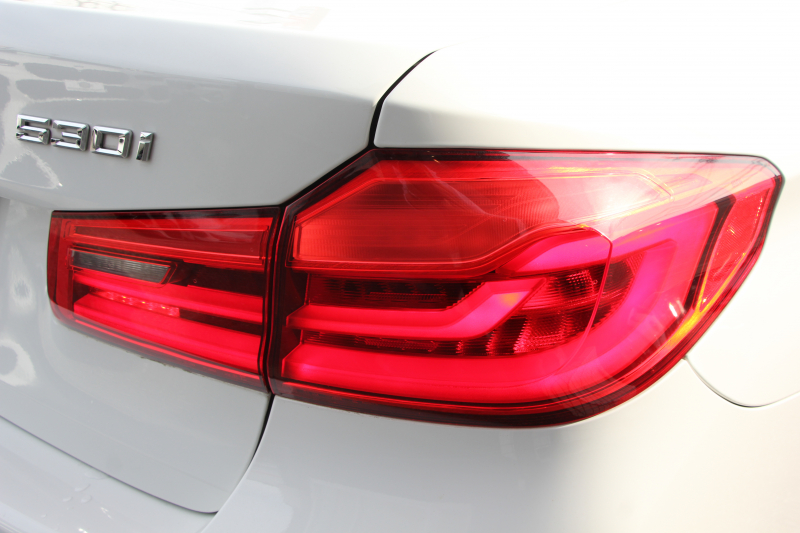 BMW 5シリーズ 530i Mｽﾎﾟｰﾂ ﾃﾞﾋﾞｭｰP 1ｵ-ﾅ 252馬力 全席ﾋｰﾀｰ黒革 HUD ｼﾞｪｽﾁｬｰC ｿﾌﾄｸﾛｰｽﾞﾄﾞｱ 追従ACC ｽﾃｱﾘﾝｸﾞｻﾎﾟｰﾄ LEDﾍｯﾄﾞﾗｲﾄ ﾊｲﾋﾞｰﾑｱｼｽﾄ ﾀｯﾁ画面HDDﾅﾋﾞTV 360度ｶﾒﾗ Pｱｼｽﾄﾌﾟﾗｽ 電動ﾄﾗﾝｸ 2年保証