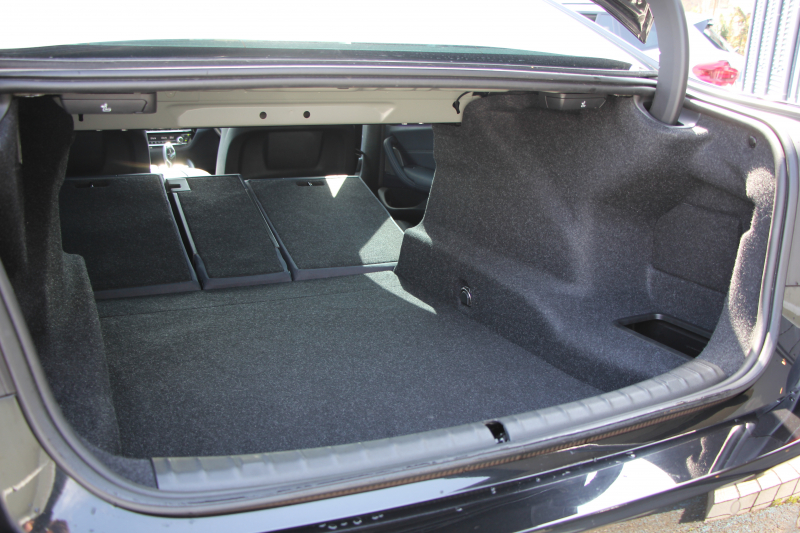 BMW 5シリーズ 530i ｴﾃﾞｨｼｮﾝﾐｯｼｮﾝｲﾝﾎﾟｯｼﾌﾞﾙ 特別仕様車 高出力 ﾅｲﾄﾌﾞﾙｰﾚｻﾞｰ ｱﾀﾞﾌﾟﾃｨﾌﾞｻｽ HUD ﾊｰﾏﾝｶｰﾄﾞﾝ 追従ACC ｽﾃｱﾘﾝｸﾞｻﾎﾟｰﾄ ﾀｯﾁ画面HDDﾅﾋﾞTV LEDﾍｯﾄﾞﾗｲﾄ ｵｰﾄﾊｲﾋﾞｰﾑ 電動ﾄﾗﾝｸ 360度ｶﾒﾗ 全席ﾋｰﾀｰ ﾌﾞﾗｯｸ19AW 2年保証