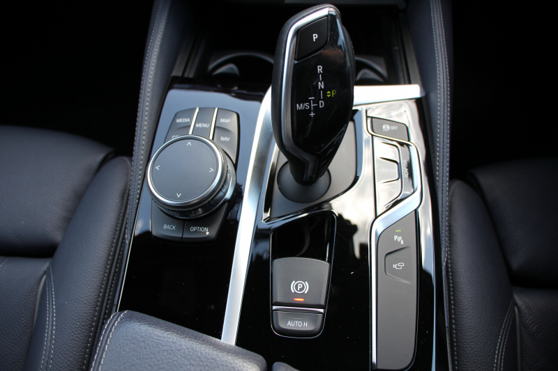 BMW 5シリーズ 530i ﾂｰﾘﾝｸﾞｴﾃﾞｨｼｮﾝﾐｯｼｮﾝｲﾝﾎﾟｯｼﾌﾞﾙ 特別仕様車 高出力 ﾅｲﾄﾌﾞﾙｰﾚｻﾞｰ ｱﾀﾞﾌﾟﾃｨﾌﾞｻｽ HUD ﾊｰﾏﾝｶｰﾄﾞﾝ ACC ｽﾃｱﾘﾝｸﾞｻﾎﾟｰﾄ ﾀｯﾁ画面HDDﾅﾋﾞTV LEDﾍｯﾄﾞﾗｲﾄ ｵｰﾄﾊｲﾋﾞｰﾑ 電動ﾄﾗﾝｸ 360度ｶﾒﾗ 全席ﾋｰﾀｰ ﾌﾞﾗｯｸ19AW 2年保証