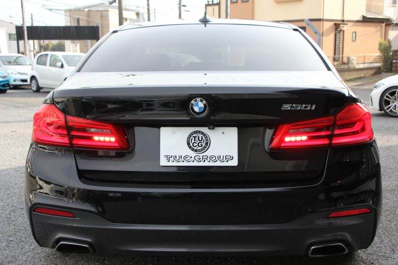 BMW 5シリーズ 530i ｴﾃﾞｨｼｮﾝﾐｯｼｮﾝｲﾝﾎﾟｯｼﾌﾞﾙ 特別仕様車 高出力 ﾅｲﾄﾌﾞﾙｰﾚｻﾞｰ ｱﾀﾞﾌﾟﾃｨﾌﾞｻｽ HUD ﾊｰﾏﾝｶｰﾄﾞﾝ 追従ACC ｽﾃｱﾘﾝｸﾞｻﾎﾟｰﾄ ﾀｯﾁ画面HDDﾅﾋﾞTV LEDﾍｯﾄﾞﾗｲﾄ ｵｰﾄﾊｲﾋﾞｰﾑ 電動ﾄﾗﾝｸ 360度ｶﾒﾗ 全席ﾋｰﾀｰ ﾌﾞﾗｯｸ19AW 2年保証