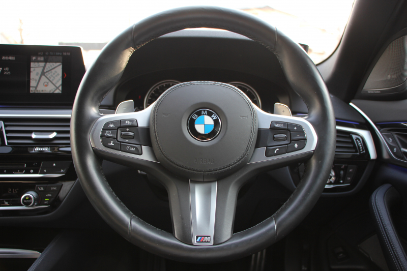 BMW 5シリーズ 530i ｴﾃﾞｨｼｮﾝﾐｯｼｮﾝｲﾝﾎﾟｯｼﾌﾞﾙ 特別仕様車 高出力 ﾅｲﾄﾌﾞﾙｰﾚｻﾞｰ ｱﾀﾞﾌﾟﾃｨﾌﾞｻｽ HUD ﾊｰﾏﾝｶｰﾄﾞﾝ 追従ACC ｽﾃｱﾘﾝｸﾞｻﾎﾟｰﾄ ﾀｯﾁ画面HDDﾅﾋﾞTV LEDﾍｯﾄﾞﾗｲﾄ ｵｰﾄﾊｲﾋﾞｰﾑ 電動ﾄﾗﾝｸ 360度ｶﾒﾗ 全席ﾋｰﾀｰ ﾌﾞﾗｯｸ19AW 2年保証