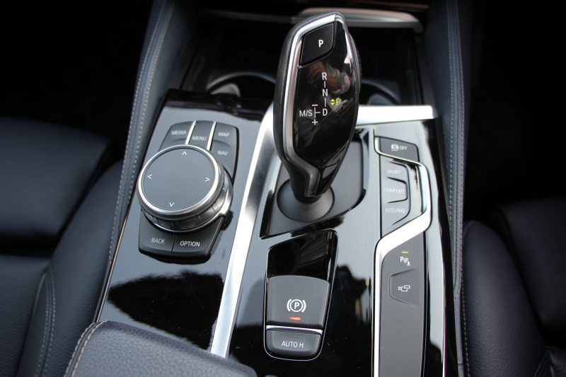 BMW 5シリーズ 530i ｴﾃﾞｨｼｮﾝﾐｯｼｮﾝｲﾝﾎﾟｯｼﾌﾞﾙ 特別仕様車 高出力 ﾅｲﾄﾌﾞﾙｰﾚｻﾞｰ ｱﾀﾞﾌﾟﾃｨﾌﾞｻｽ HUD ﾊｰﾏﾝｶｰﾄﾞﾝ 追従ACC ｽﾃｱﾘﾝｸﾞｻﾎﾟｰﾄ ﾀｯﾁ画面HDDﾅﾋﾞTV LEDﾍｯﾄﾞﾗｲﾄ ｵｰﾄﾊｲﾋﾞｰﾑ 電動ﾄﾗﾝｸ 360度ｶﾒﾗ 全席ﾋｰﾀｰ ﾌﾞﾗｯｸ19AW 2年保証