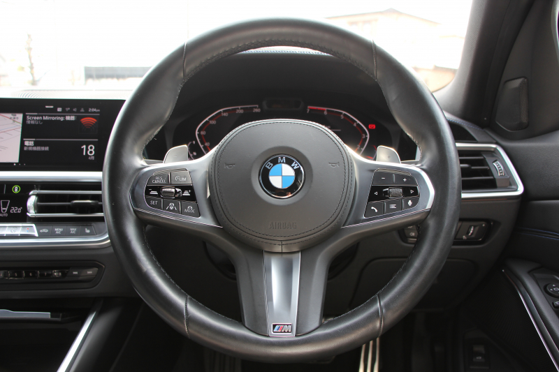 BMW 3シリーズ 320i Mｽﾎﾟｰﾂ ﾃﾞﾋﾞｭｰ&ｺﾝﾌｫｰﾄP ﾋｰﾀｰ黒革 19AW HUD BMWﾗｲﾌﾞｺｯｸﾋﾟｯﾄﾞﾀｯﾁﾊﾟﾈﾙ対応HDDﾅﾋﾞApplecarplay対応 電動ﾄﾗﾝｸ LEDﾍｯﾄﾞﾗｲﾄ LEDﾌｫｸﾞPｱｼｽﾄ 追従ACC ｽﾃｱﾘﾝｸﾞｻﾎﾟｰﾄ Hifiｽﾋﾟｰｶｰ 2年保証