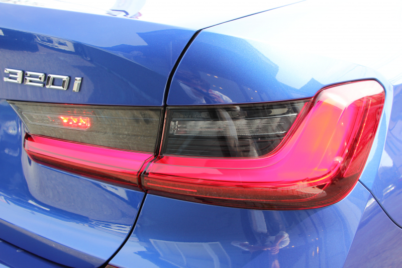 BMW 3シリーズ 320i Mｽﾎﾟｰﾂ ﾃﾞﾋﾞｭｰ&ｺﾝﾌｫｰﾄP ﾋｰﾀｰ黒革 19AW HUD BMWﾗｲﾌﾞｺｯｸﾋﾟｯﾄﾞﾀｯﾁﾊﾟﾈﾙ対応HDDﾅﾋﾞApplecarplay対応 電動ﾄﾗﾝｸ LEDﾍｯﾄﾞﾗｲﾄ LEDﾌｫｸﾞPｱｼｽﾄ 追従ACC ｽﾃｱﾘﾝｸﾞｻﾎﾟｰﾄ Hifiｽﾋﾟｰｶｰ 2年保証