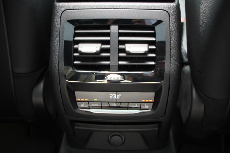 BMW X3 M40d ｾﾚｸﾄP 326馬力 3.0Lﾃﾞｨｰｾﾞﾙﾀｰﾎﾞﾊﾟﾉﾗﾏｻﾝﾙｰﾌ 全席ﾋｰﾀｰ黒革 ﾊｰﾏﾝｶｰﾄﾞﾝｻｳﾝﾄﾞHUD 専用21AW Mｽﾎﾟｰﾂﾃﾞﾌ&ﾌﾞﾚｰｷ 追従ACC ｽﾃｱﾘﾝｸﾞｻﾎﾟｰﾄ ﾀｯﾁ画面HDDﾅﾋﾞTV 360度ｶﾒﾗ ｱﾝﾋﾞｴﾝﾄﾗｲﾄ 電動ﾄﾗﾝｸ LEDﾍｯﾄﾞﾗｲﾄ 2年保証