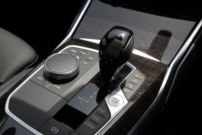 BMW 3シリーズ 330e Mｽﾎﾟｰﾂ ﾊｲﾗｲﾝ ｲﾉﾍﾞｰｼｮﾝ&ｺﾝﾌｫｰﾄP PHEV 1ｵｰﾅ ﾋｰﾀｰ黒革 ﾚｰｻﾞｰﾗｲﾄ ｼﾞｪｽﾁｬｰC 360度ｶﾒﾗ 後退ｱｼｽﾄ HUD 追従ACC ｽﾃｱﾘﾝｸﾞｻﾎﾟｰﾄ Applecarplay ﾗﾝﾊﾞｰｻﾎﾟｰﾄ 電動ﾄﾗﾝｸ Msportﾌﾞﾚｰｷ BMWﾗｲﾌﾞｺｯｸﾋﾟｯﾄﾞ2年保証