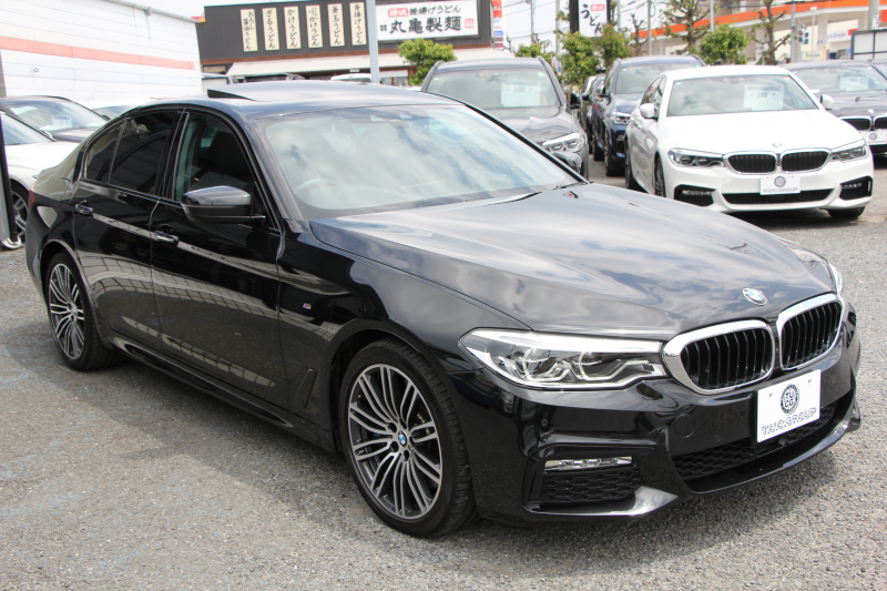 BMW 5シリーズ 540i Mｽﾎﾟｰﾂ ｲﾉﾍﾞｰｼｮﾝP 後輪駆動 1ｵ-ﾅ ｻﾝﾙｰﾌ 全席ﾋｰﾀｰ黒革 直6ﾀｰﾎﾞ340馬力 ｱﾀﾞﾌﾟﾃｨﾌﾞｻｽ ﾊｰﾏﾝｶｰﾄﾞﾝ HUD ﾃﾞｨｽﾌﾟﾚｲｷｰ ﾘﾓｰﾄﾊﾟｰｷﾝｸﾞｼﾞｪｽﾁｬｰC ﾜｲﾔﾚｽ充電 4ｿﾞｰﾝｴｱｺﾝ 追従ACC LEDﾍｯﾄﾞﾗｲﾄ ｵｰﾄﾊｲﾋﾞｰﾑ 2年保証
