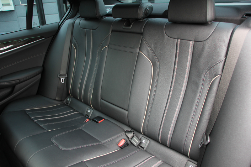 BMW 5シリーズ 540i Mｽﾎﾟｰﾂ ｲﾉﾍﾞｰｼｮﾝP 後輪駆動 1ｵ-ﾅ ｻﾝﾙｰﾌ 全席ﾋｰﾀｰ黒革 直6ﾀｰﾎﾞ340馬力 ｱﾀﾞﾌﾟﾃｨﾌﾞｻｽ ﾊｰﾏﾝｶｰﾄﾞﾝ HUD ﾃﾞｨｽﾌﾟﾚｲｷｰ ﾘﾓｰﾄﾊﾟｰｷﾝｸﾞｼﾞｪｽﾁｬｰC ﾜｲﾔﾚｽ充電 4ｿﾞｰﾝｴｱｺﾝ 追従ACC LEDﾍｯﾄﾞﾗｲﾄ ｵｰﾄﾊｲﾋﾞｰﾑ 2年保証