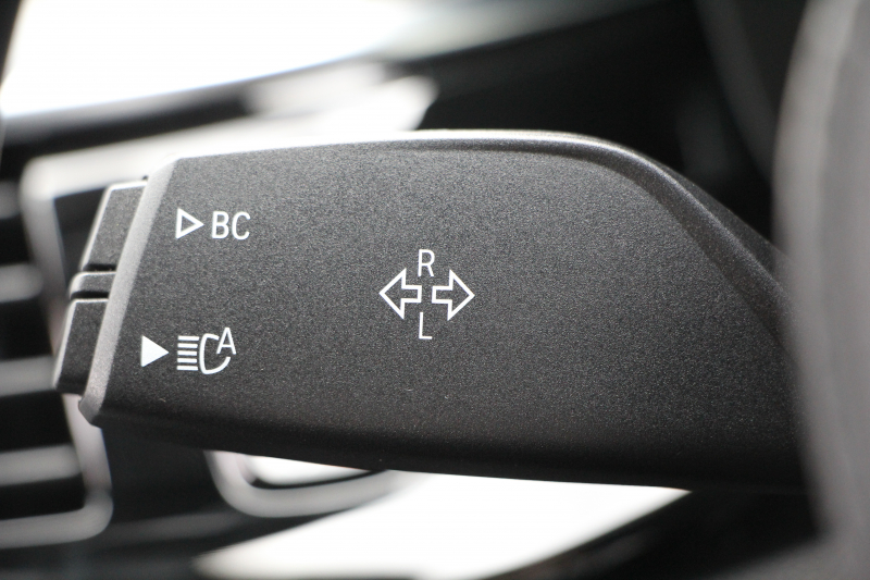 BMW 5シリーズ 540i Mｽﾎﾟｰﾂ ｲﾉﾍﾞｰｼｮﾝP 後輪駆動 1ｵ-ﾅ ｻﾝﾙｰﾌ 全席ﾋｰﾀｰ黒革 直6ﾀｰﾎﾞ340馬力 ｱﾀﾞﾌﾟﾃｨﾌﾞｻｽ ﾊｰﾏﾝｶｰﾄﾞﾝ HUD ﾃﾞｨｽﾌﾟﾚｲｷｰ ﾘﾓｰﾄﾊﾟｰｷﾝｸﾞｼﾞｪｽﾁｬｰC ﾜｲﾔﾚｽ充電 4ｿﾞｰﾝｴｱｺﾝ 追従ACC LEDﾍｯﾄﾞﾗｲﾄ ｵｰﾄﾊｲﾋﾞｰﾑ 2年保証