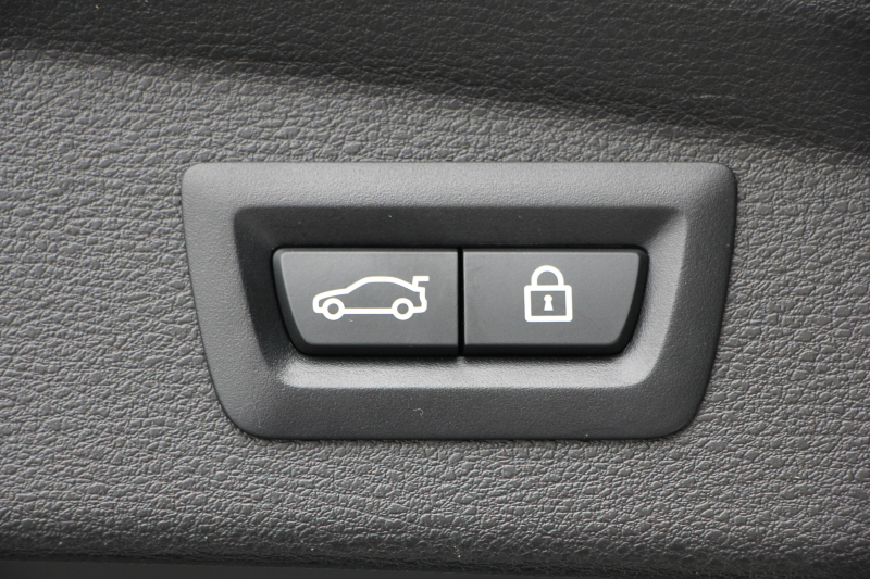 BMW X2 Xdrive20i MｽﾎﾟｰﾂX ﾃﾞﾋﾞｭｰP 4WD ﾊｲﾗｲﾝ ｺﾝﾌｫｰﾄP 追従ACC HUD ﾋｰﾀｰ黒革 電動ｼｰﾄ ｵﾌﾟｼｮﾝ20AW Mﾘｱｽﾎﾟｲﾗｰ ﾀｯﾁ画面HDDﾅﾋﾞBｶﾒﾗ Pｱｼｽﾄ CD&DVD再生可能 Bluetooth接続 電動ﾄﾗﾝｸ LEDﾍｯﾄﾞﾗｲﾄ ｽﾏｰﾄｷｰ 8速AT 2年保証