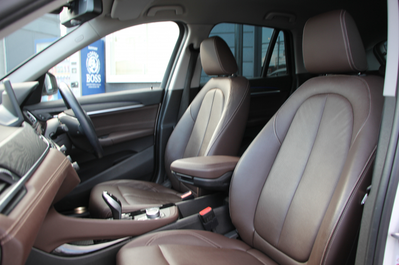 BMW X1 Xdrive18d Xﾗｲﾝ ﾊｲﾗｲﾝ&ｺﾝﾌｫｰﾄP 1ｵ-ﾅ LCI後期 ﾌｪｲｽﾘﾌﾄ後 真珠色 ﾋｰﾀｰ付ﾓｶﾚｻﾞｰ 追従ACC 電動ｼｰﾄ LEDﾍｯﾄﾞﾗｲﾄ 電動ﾄﾗﾝｸ ﾀｯﾁ画面ﾅﾋﾞ衝突軽減ﾌﾞﾚｰｷ 車線逸脱警告 歩行者警告 18AW ｳｯﾄﾞﾊﾟﾈﾙ 2年保証