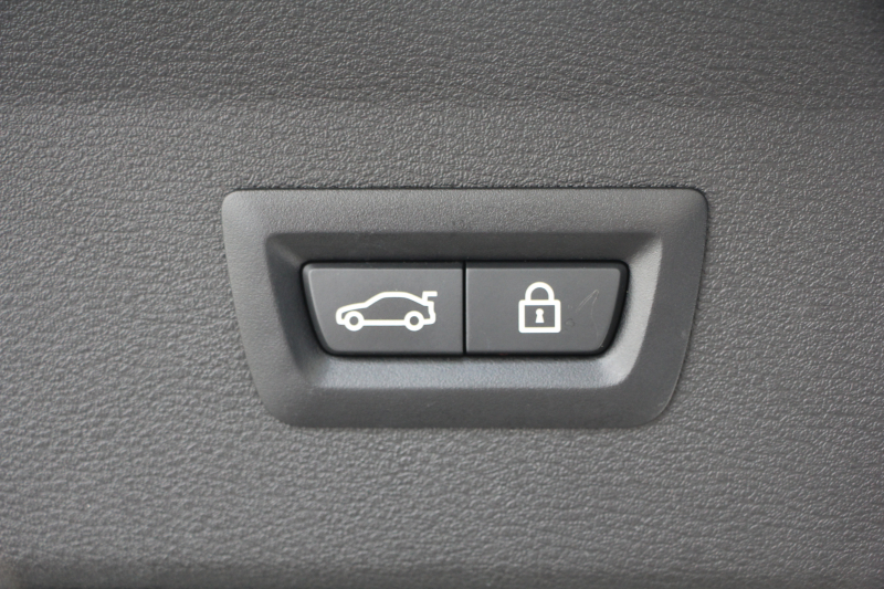 BMW X1 Xdrive18d Xﾗｲﾝ ﾊｲﾗｲﾝ&ｺﾝﾌｫｰﾄP 1ｵ-ﾅ LCI後期 ﾌｪｲｽﾘﾌﾄ後 真珠色 ﾋｰﾀｰ付ﾓｶﾚｻﾞｰ 追従ACC 電動ｼｰﾄ LEDﾍｯﾄﾞﾗｲﾄ 電動ﾄﾗﾝｸ ﾀｯﾁ画面ﾅﾋﾞ衝突軽減ﾌﾞﾚｰｷ 車線逸脱警告 歩行者警告 18AW ｳｯﾄﾞﾊﾟﾈﾙ 2年保証