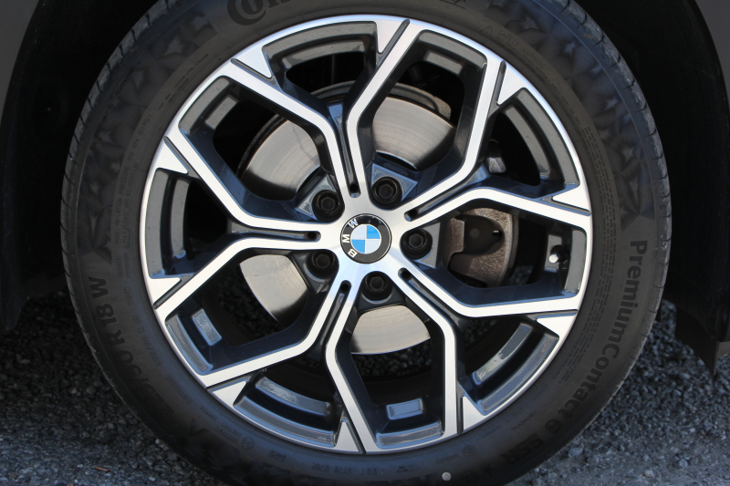 BMW X1 Xdrive18d Xﾗｲﾝ ﾊｲﾗｲﾝ&ｺﾝﾌｫｰﾄP 1ｵ-ﾅ LCI後期 ﾌｪｲｽﾘﾌﾄ後 真珠色 ﾋｰﾀｰ付ﾓｶﾚｻﾞｰ 追従ACC 電動ｼｰﾄ LEDﾍｯﾄﾞﾗｲﾄ 電動ﾄﾗﾝｸ ﾀｯﾁ画面ﾅﾋﾞ衝突軽減ﾌﾞﾚｰｷ 車線逸脱警告 歩行者警告 18AW ｳｯﾄﾞﾊﾟﾈﾙ 2年保証