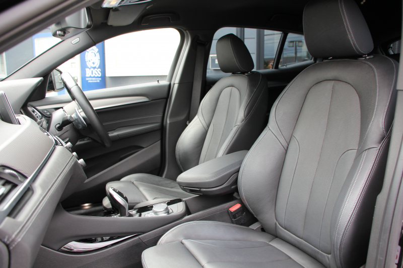 BMW X2 Xdrive20i MｽﾎﾟｰﾂX ﾃﾞﾋﾞｭｰP 4WD ﾊｲﾗｲﾝ ｺﾝﾌｫｰﾄP 追従ACC HUD ﾋｰﾀｰ黒革 電動ｼｰﾄ ｵﾌﾟｼｮﾝ20AW Mﾘｱｽﾎﾟｲﾗｰ ﾀｯﾁ画面HDDﾅﾋﾞBｶﾒﾗ Pｱｼｽﾄ CD&DVD再生可能 Bluetooth接続 電動ﾄﾗﾝｸ LEDﾍｯﾄﾞﾗｲﾄ ｽﾏｰﾄｷｰ 8速AT 2年保証